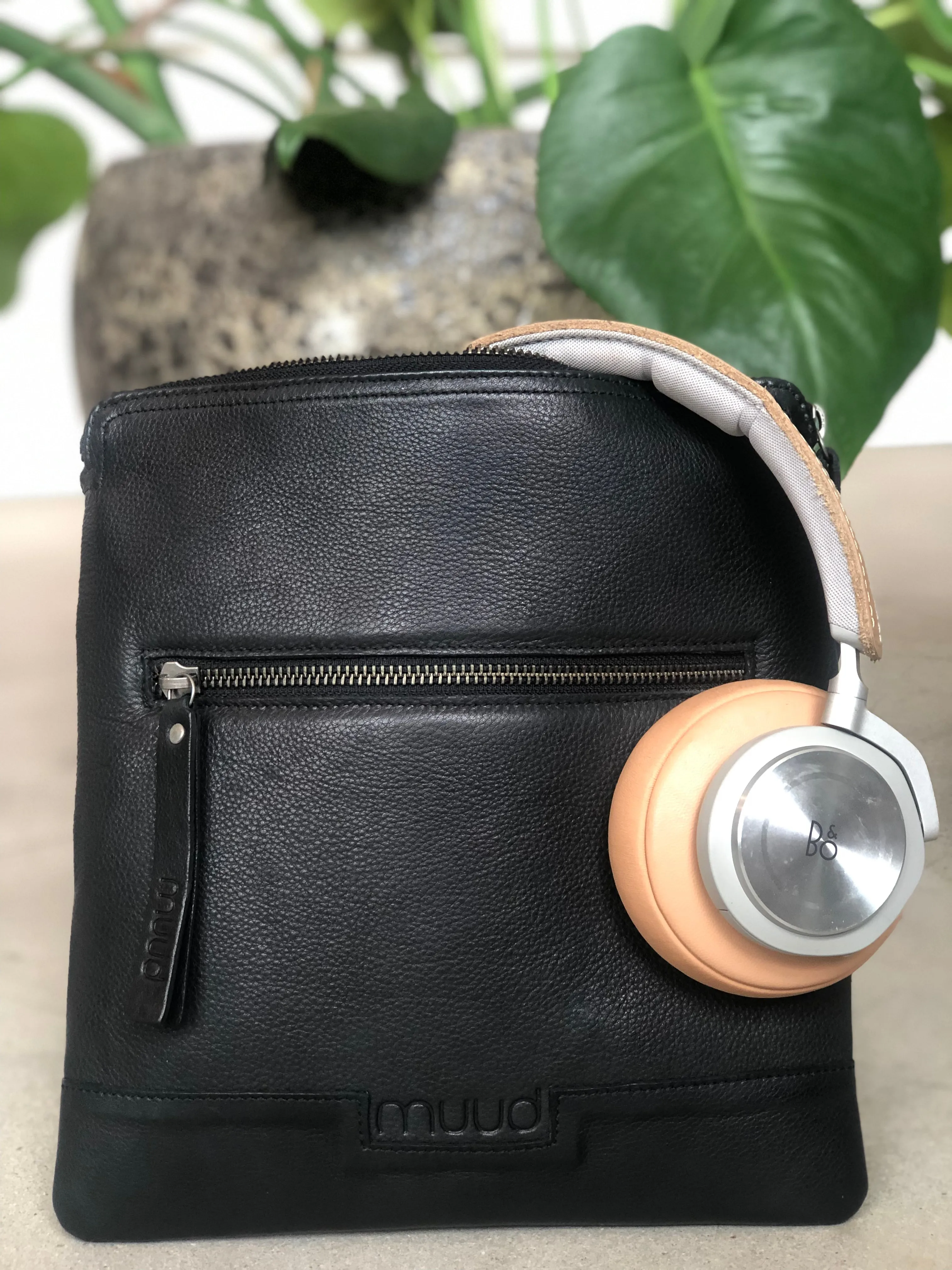bologna beoplay case