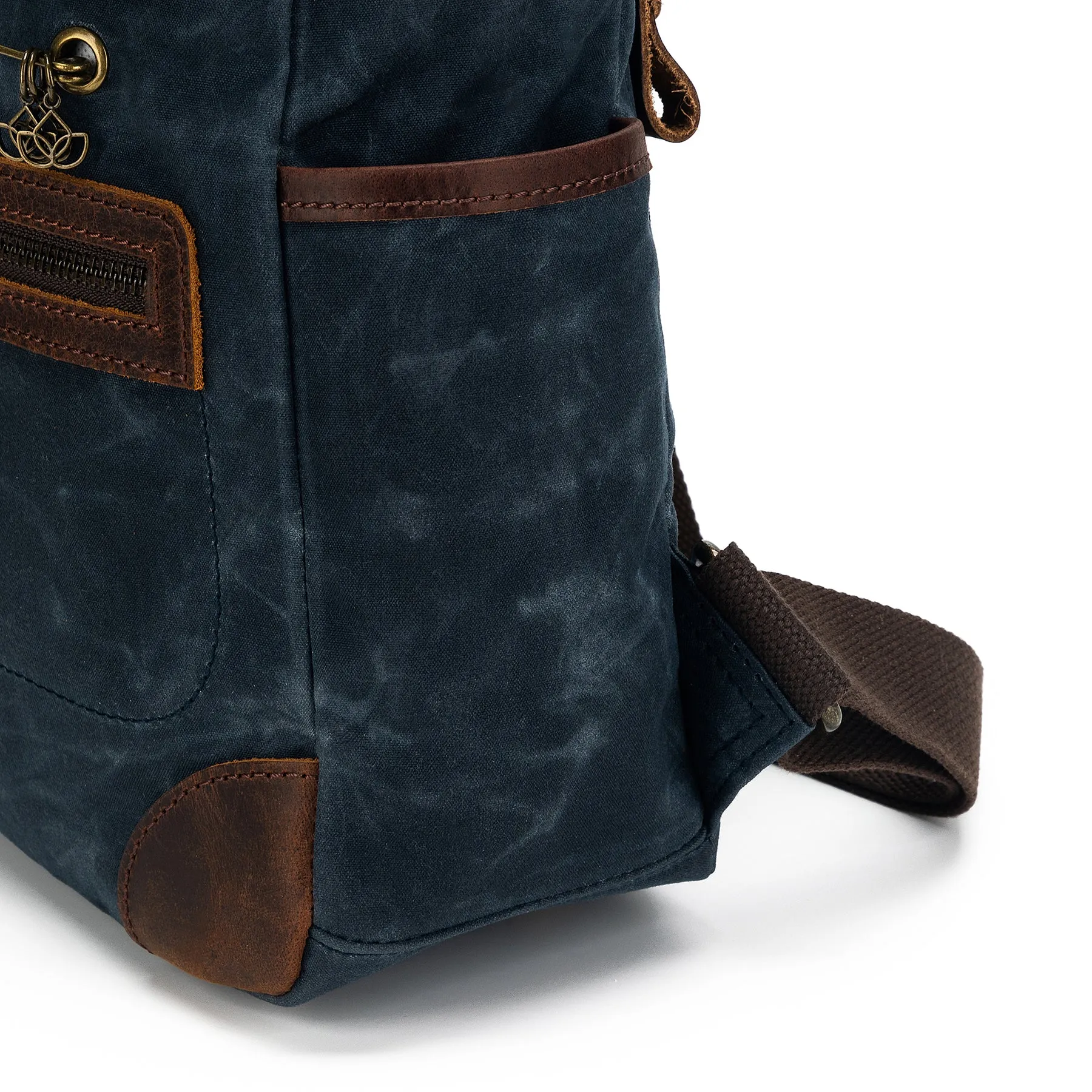 Della Q: Maker's Midi Backpack