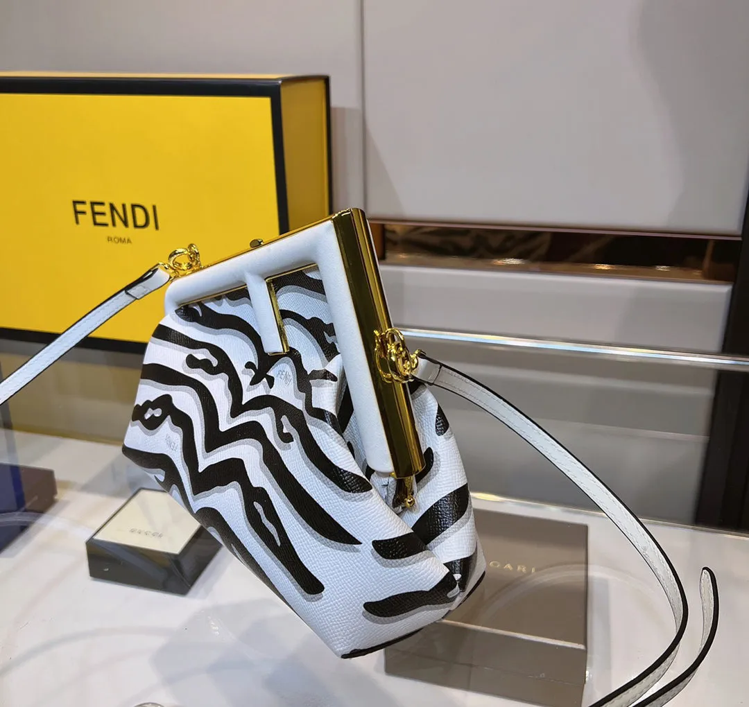 EN   Designer bags by Fendi 245